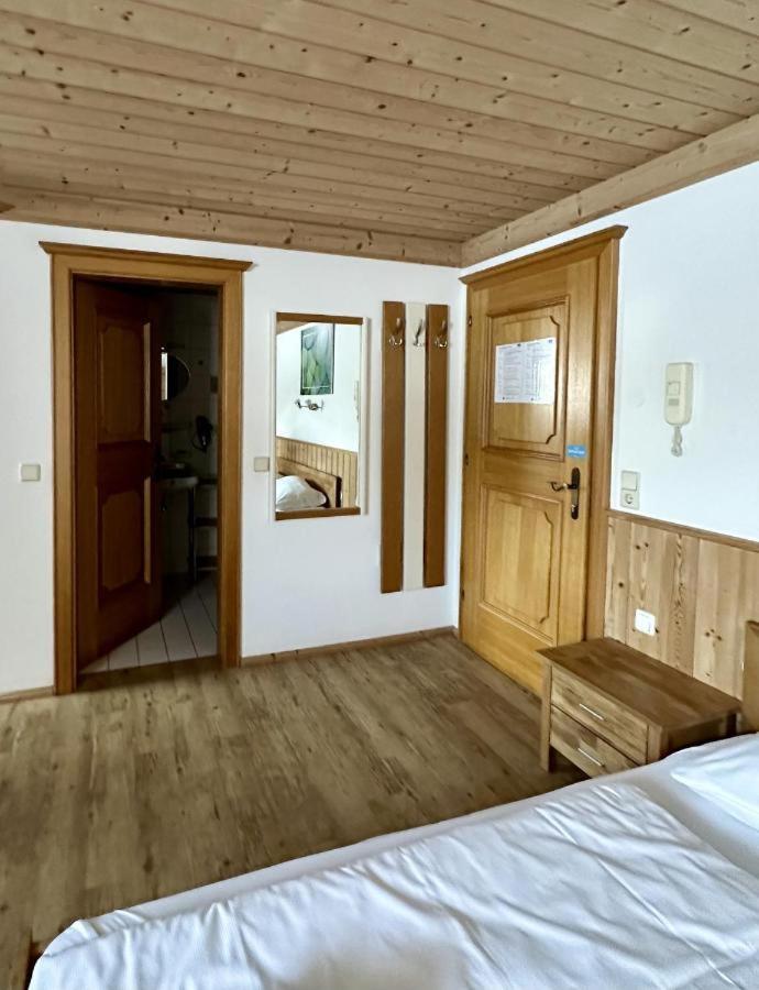 Living Apartment *